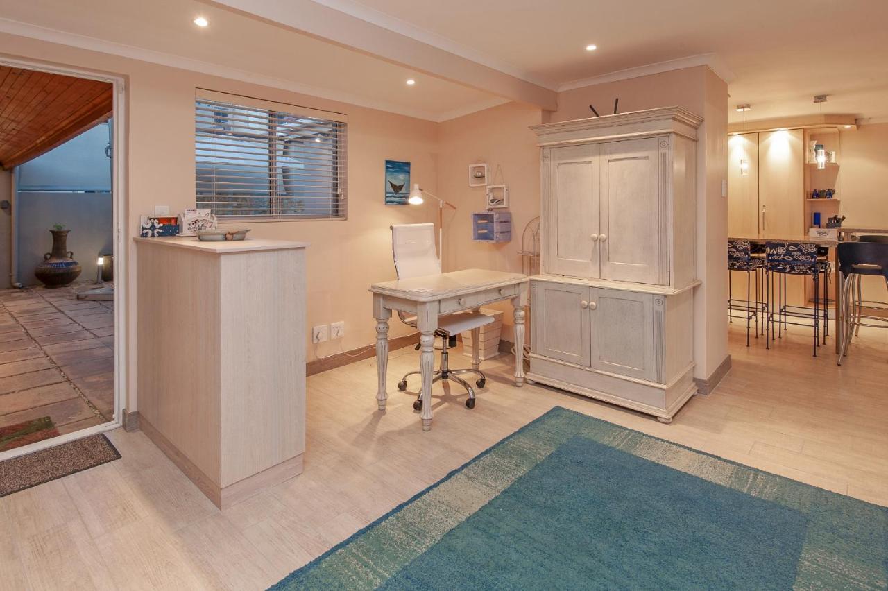 Hermanus Haven, Entire Home, On The Sea, Private Pool, Secure Bagian luar foto